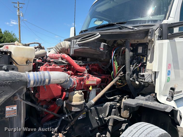 image for item FC3152 2016 Kenworth T680 semi truck