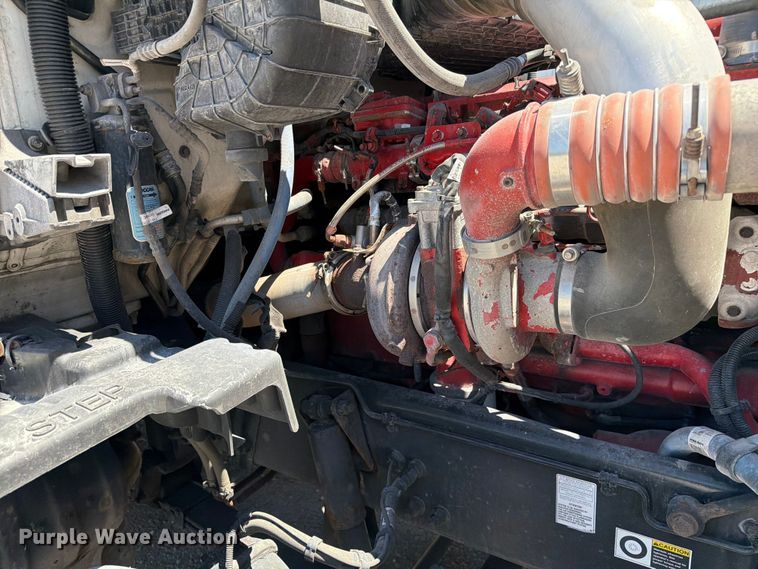 image for item FC3152 2016 Kenworth T680 semi truck