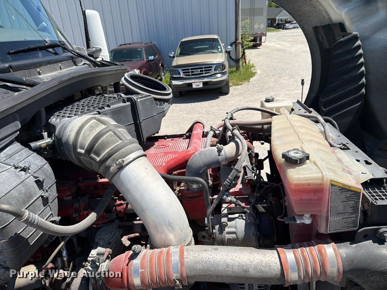 image for item FC3152 2016 Kenworth T680 semi truck