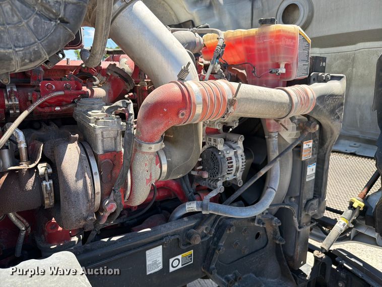 image for item FC3152 2016 Kenworth T680 semi truck
