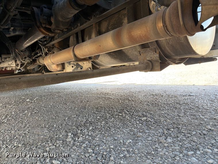 image for item FC3152 2016 Kenworth T680 semi truck