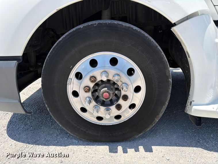 image for item FC3152 2016 Kenworth T680 semi truck