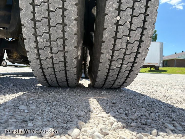image for item FC3152 2016 Kenworth T680 semi truck