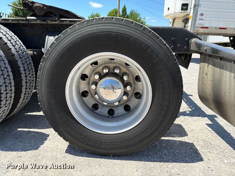 image for item FC3152 2016 Kenworth T680 semi truck