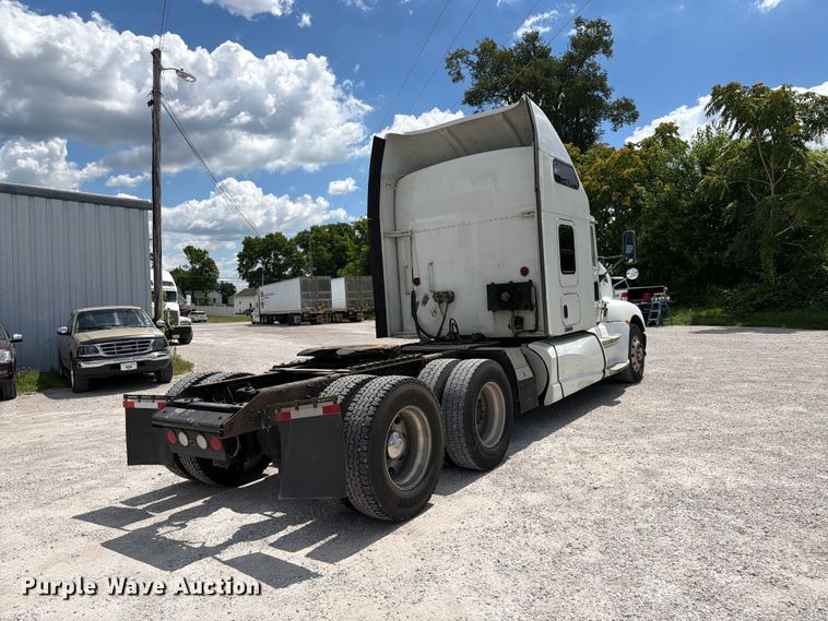 image for item FC3154 2014 Kenworth T660 semi truck