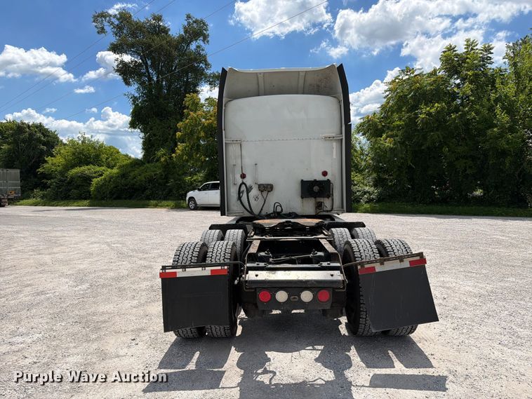 image for item FC3154 2014 Kenworth T660 semi truck