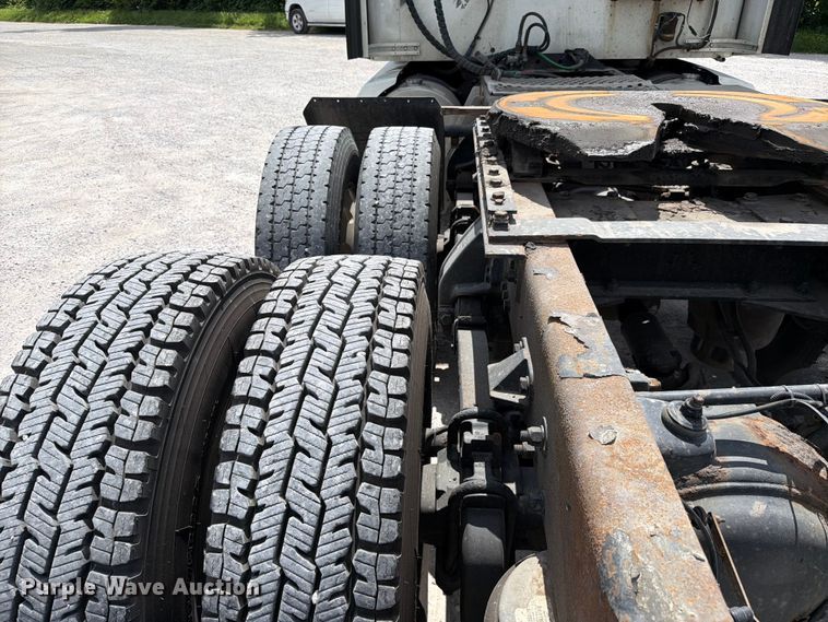 image for item FC3154 2014 Kenworth T660 semi truck
