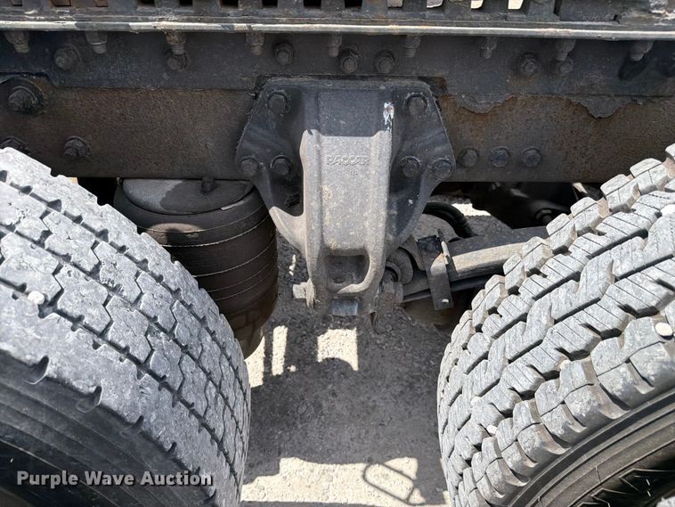 image for item FC3154 2014 Kenworth T660 semi truck