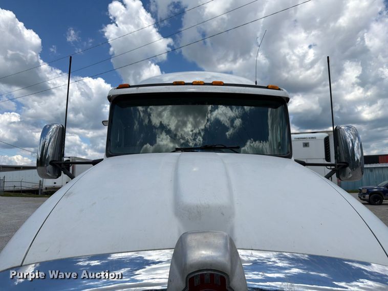 image for item FC3154 2014 Kenworth T660 semi truck