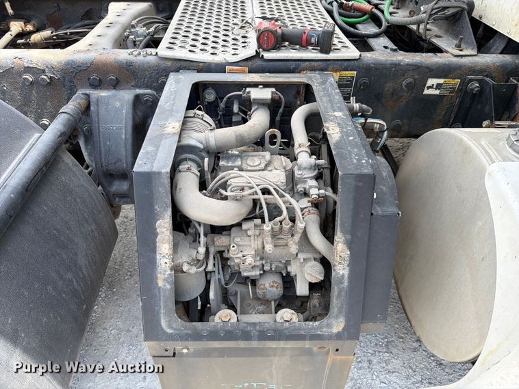 image for item FC3154 2014 Kenworth T660 semi truck