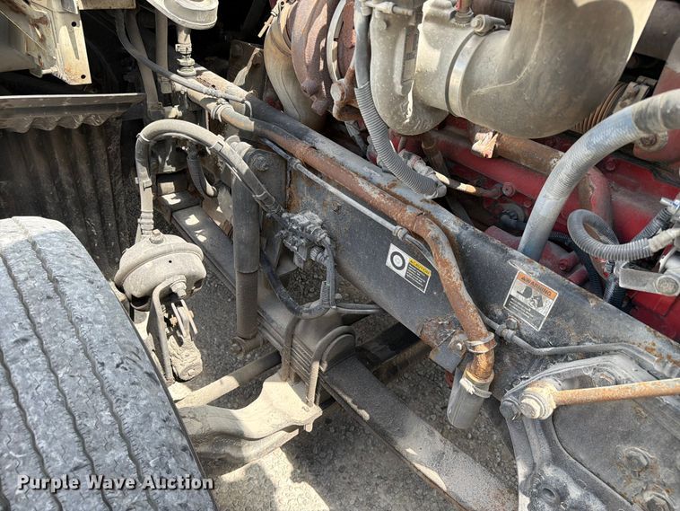 image for item FC3154 2014 Kenworth T660 semi truck