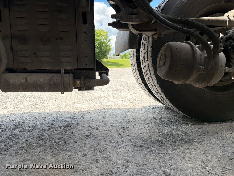 image for item FC3154 2014 Kenworth T660 semi truck