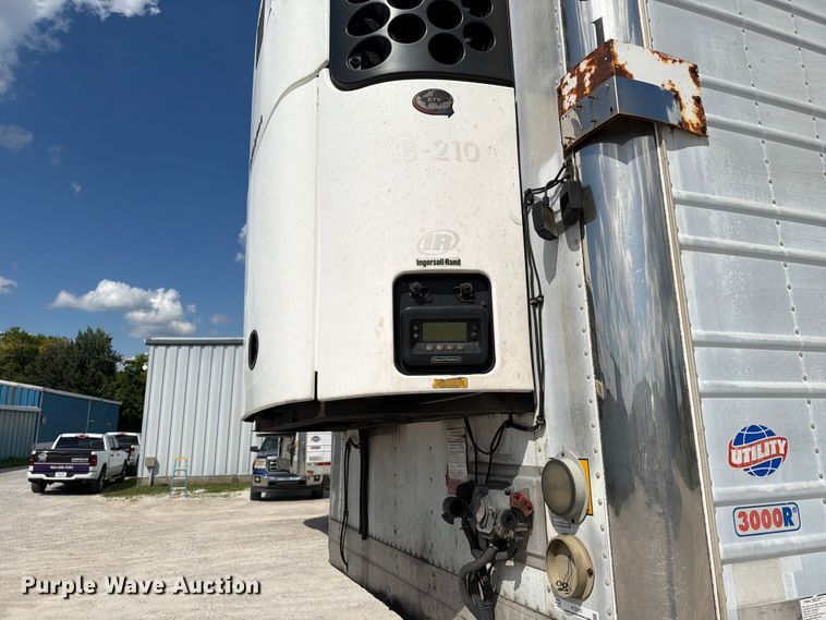image for item FC3157 2005 Utility Trailer Manufacturer refrigerated van trailer
