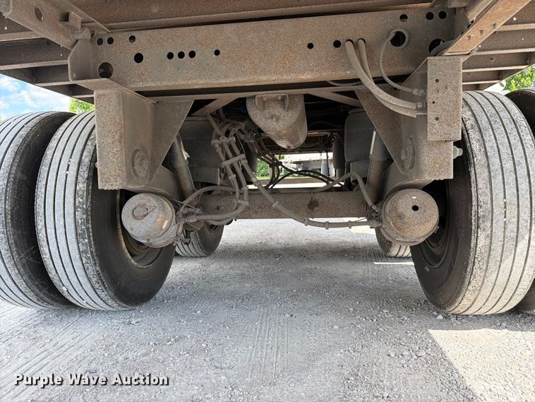 image for item FC3157 2005 Utility Trailer Manufacturer refrigerated van trailer