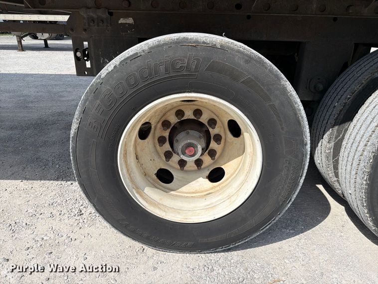 image for item FC3157 2005 Utility Trailer Manufacturer refrigerated van trailer