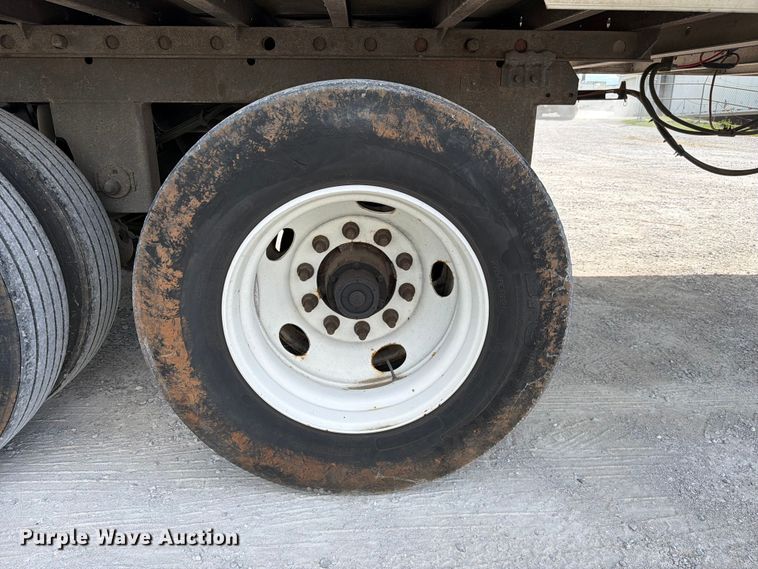 image for item FC3157 2005 Utility Trailer Manufacturer refrigerated van trailer