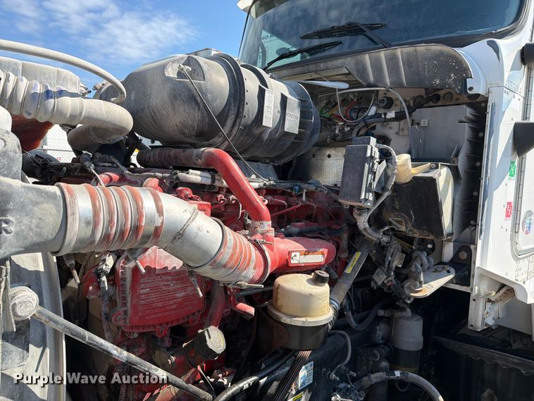 image for item FC3180 2012 Kenworth T660 semi truck