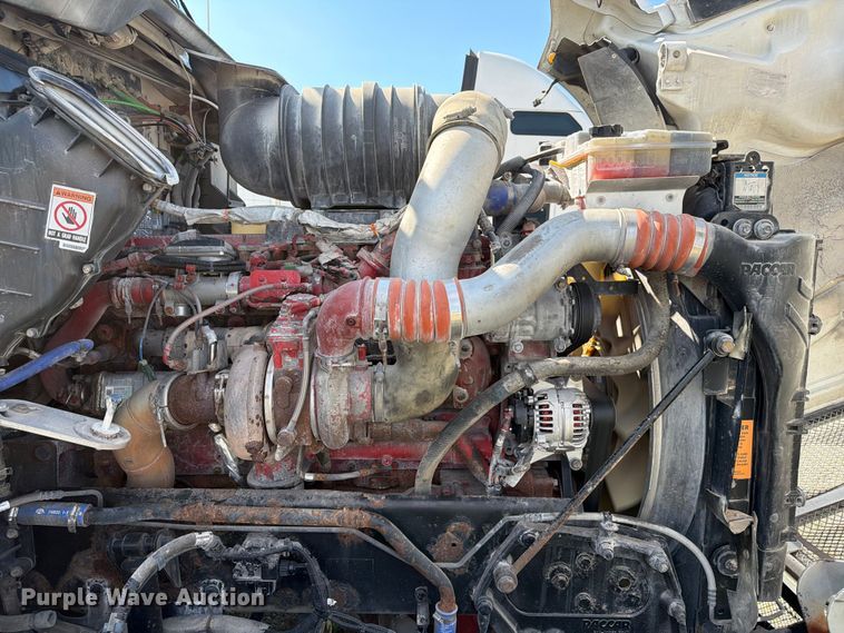 image for item FC3180 2012 Kenworth T660 semi truck