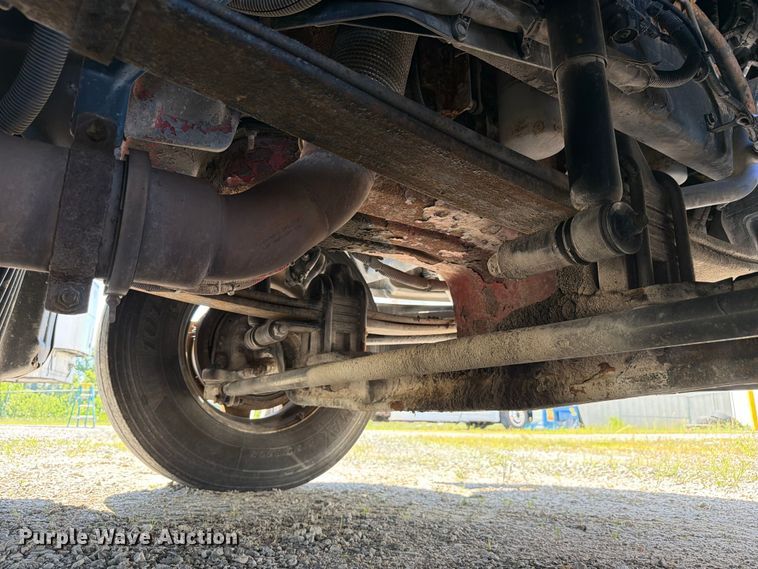 image for item FC3180 2012 Kenworth T660 semi truck