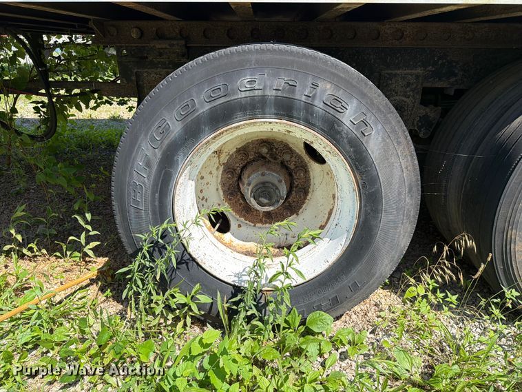 image for item FC3182 1994 Wabash refrigerated van trailer