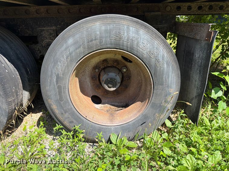 image for item FC3182 1994 Wabash refrigerated van trailer