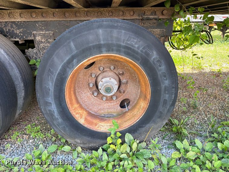 image for item FC3182 1994 Wabash refrigerated van trailer