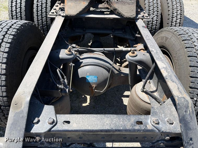 image for item FC3183 2017 Kenworth T680 semi truck
