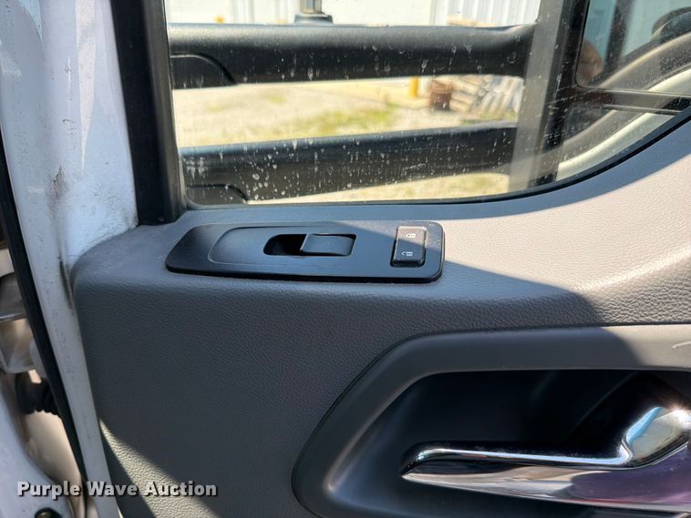 image for item FC3183 2017 Kenworth T680 semi truck