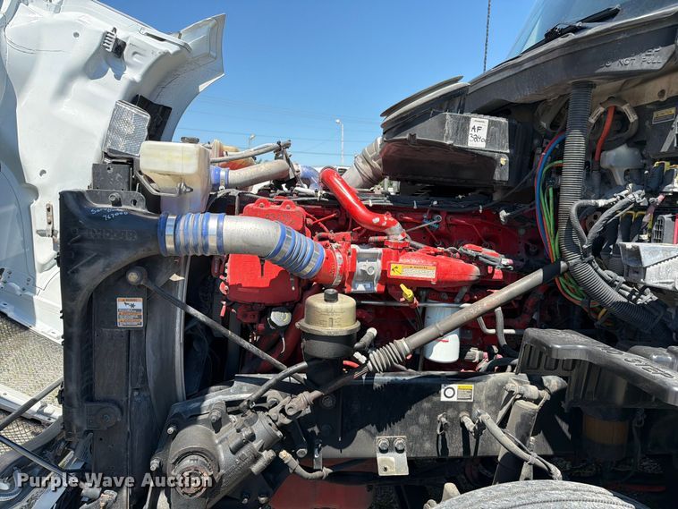 image for item FC3183 2017 Kenworth T680 semi truck