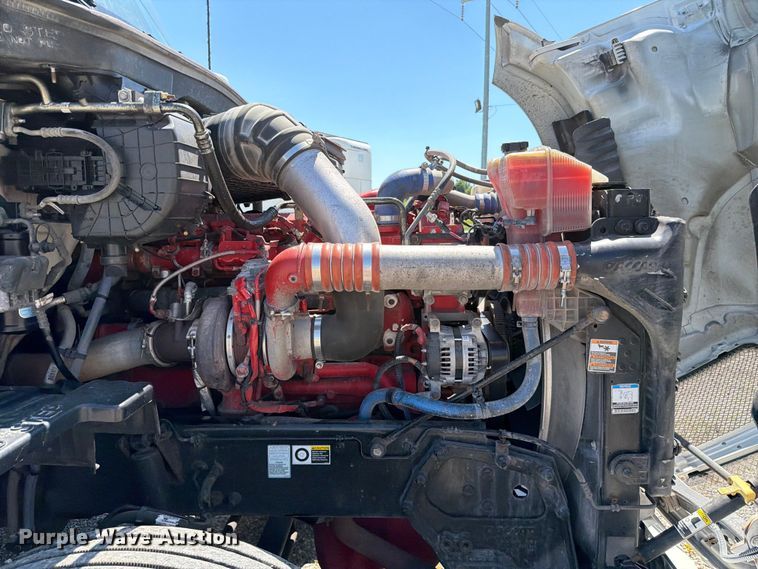 image for item FC3183 2017 Kenworth T680 semi truck