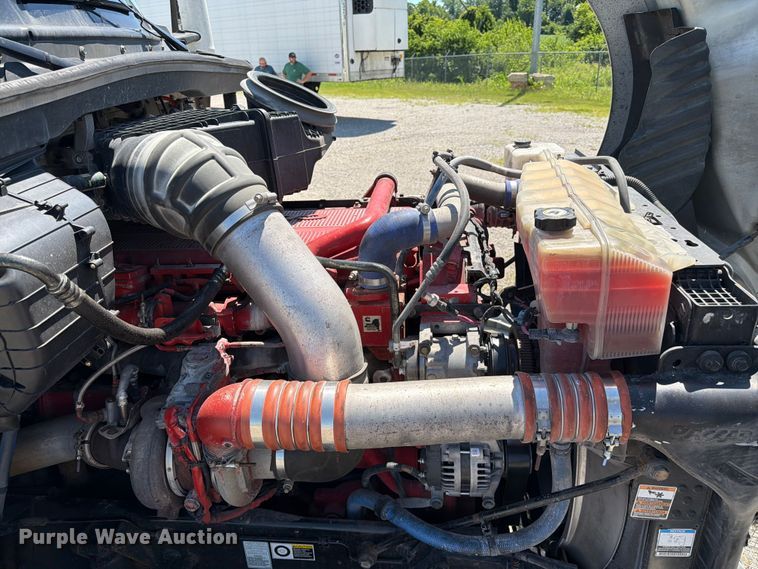 image for item FC3183 2017 Kenworth T680 semi truck