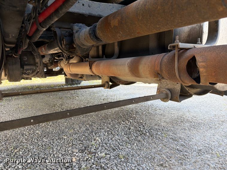 image for item FC3183 2017 Kenworth T680 semi truck