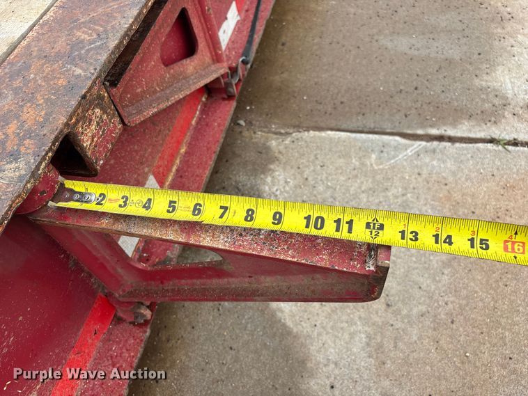 image for item FG0402 2004 Trail King   TK110HDG-533 lowboy equipment trailer