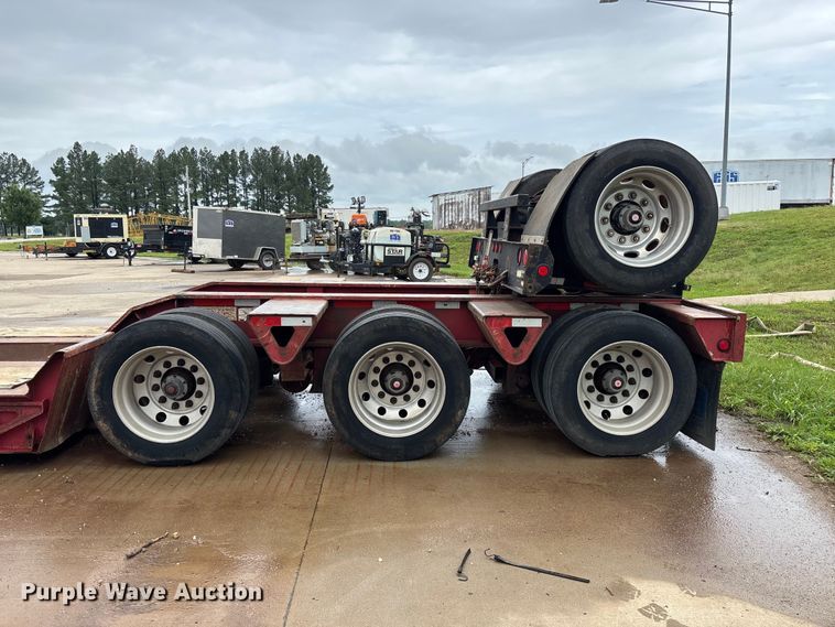 image for item FG0402 2004 Trail King   TK110HDG-533 lowboy equipment trailer