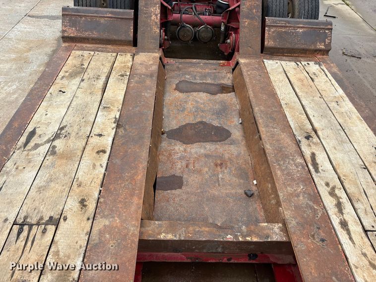 image for item FG0402 2004 Trail King   TK110HDG-533 lowboy equipment trailer