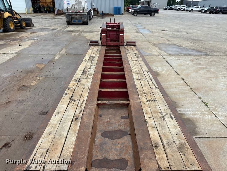 image for item FG0402 2004 Trail King   TK110HDG-533 lowboy equipment trailer