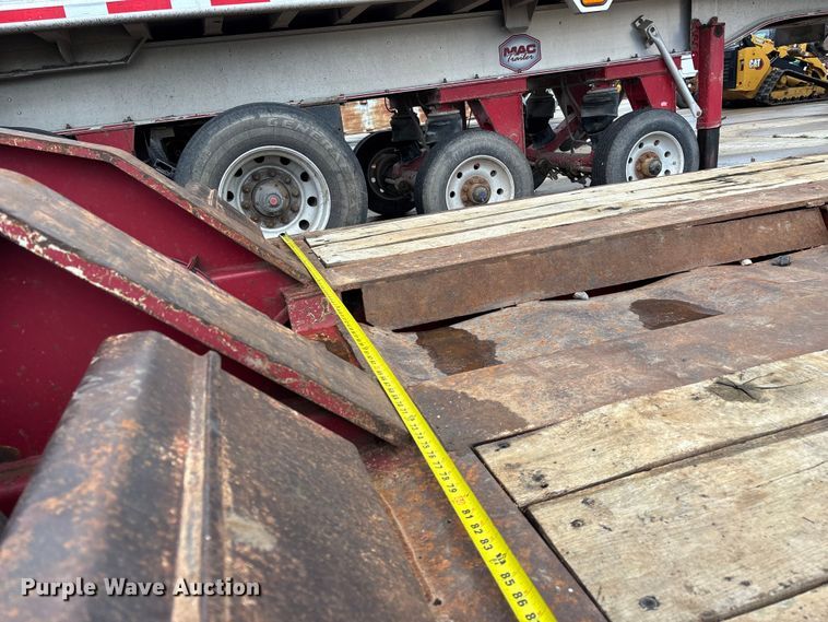 image for item FG0402 2004 Trail King   TK110HDG-533 lowboy equipment trailer
