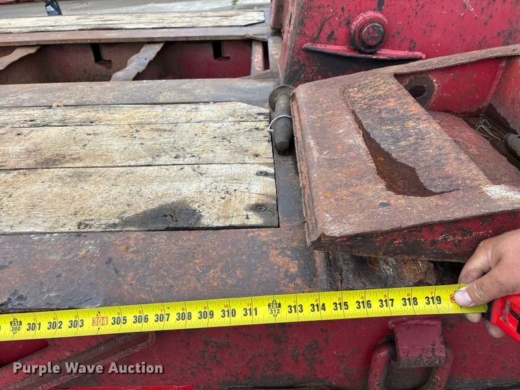 image for item FG0402 2004 Trail King   TK110HDG-533 lowboy equipment trailer
