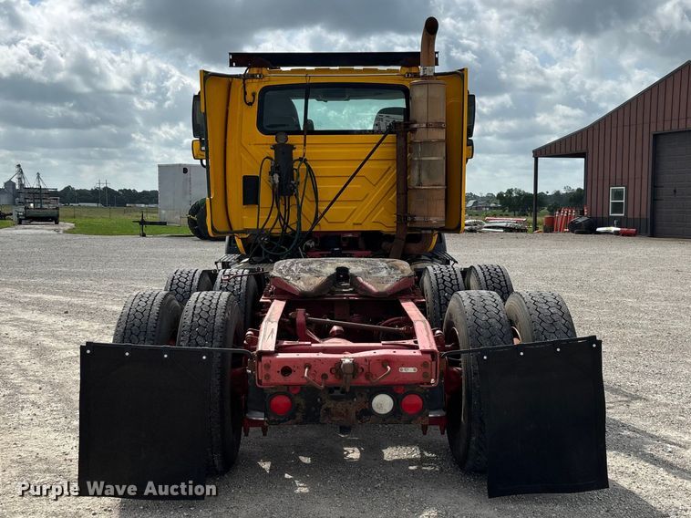 image for item FG0460 2012 International 8600 semi truck