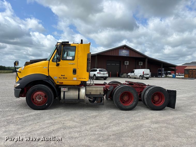 image for item FG0460 2012 International 8600 semi truck