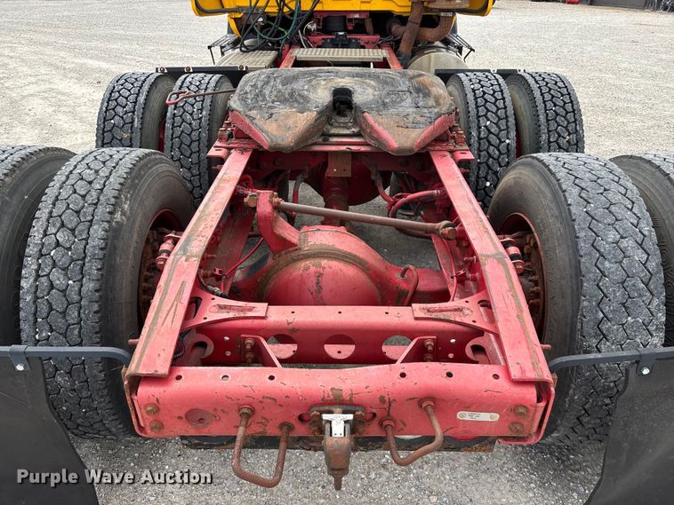 image for item FG0460 2012 International 8600 semi truck
