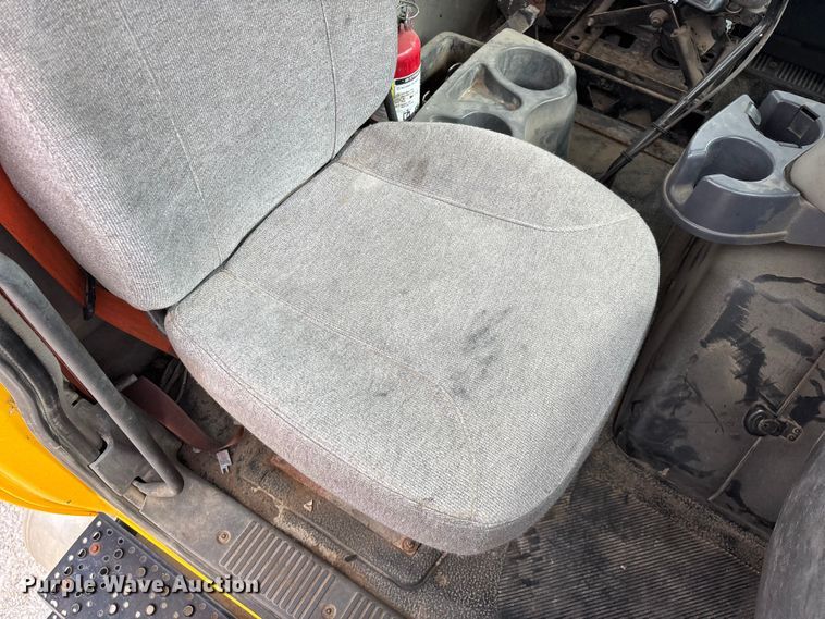 image for item FG0460 2012 International 8600 semi truck