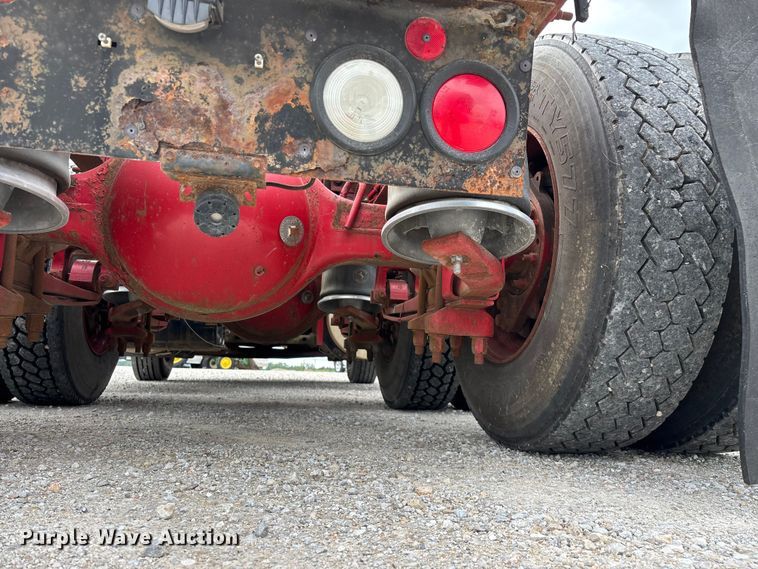 image for item FG0460 2012 International 8600 semi truck