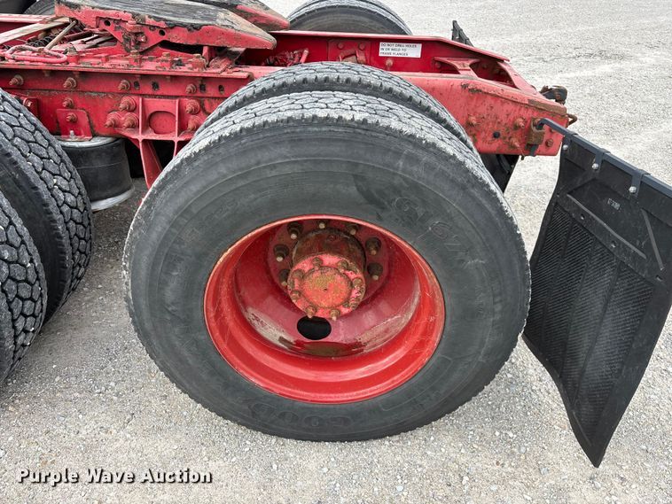 image for item FG0460 2012 International 8600 semi truck