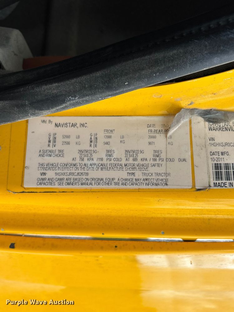 image for item FG0460 2012 International 8600 semi truck