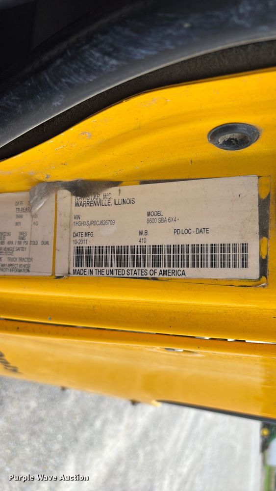image for item FG0460 2012 International 8600 semi truck