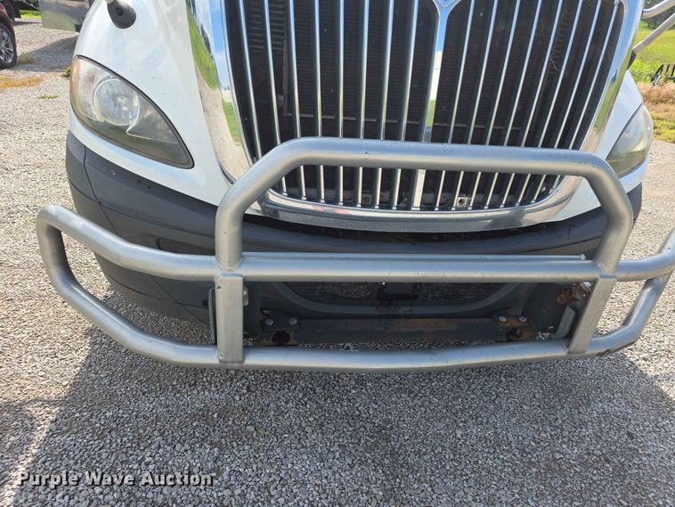 image for item FH6167 2016 International LF687 semi truck