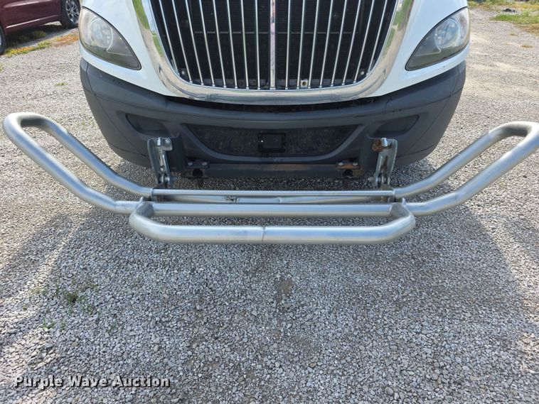 image for item FH6167 2016 International LF687 semi truck
