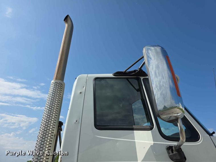 image for item FH6167 2016 International LF687 semi truck