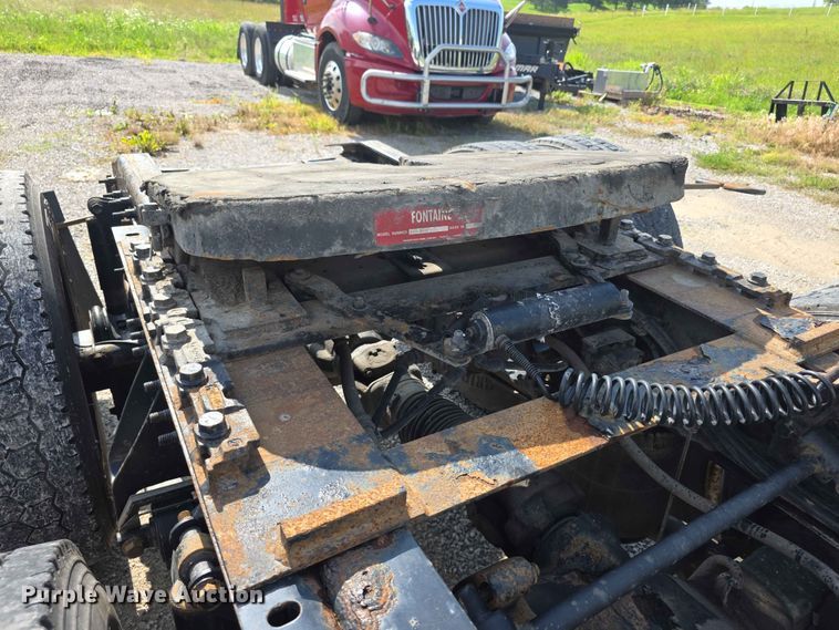 image for item FH6167 2016 International LF687 semi truck